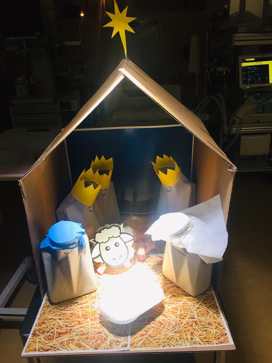 hm_icu's tweet photo. Wishing you all a Merry Christmas from UHH ICU/HDU! 🎄🎁🎅🏻 @NHSLanarkshire @KarenPh58659308 #tistheseason #teamhmicu https://t.co/A8ObJoUwM8