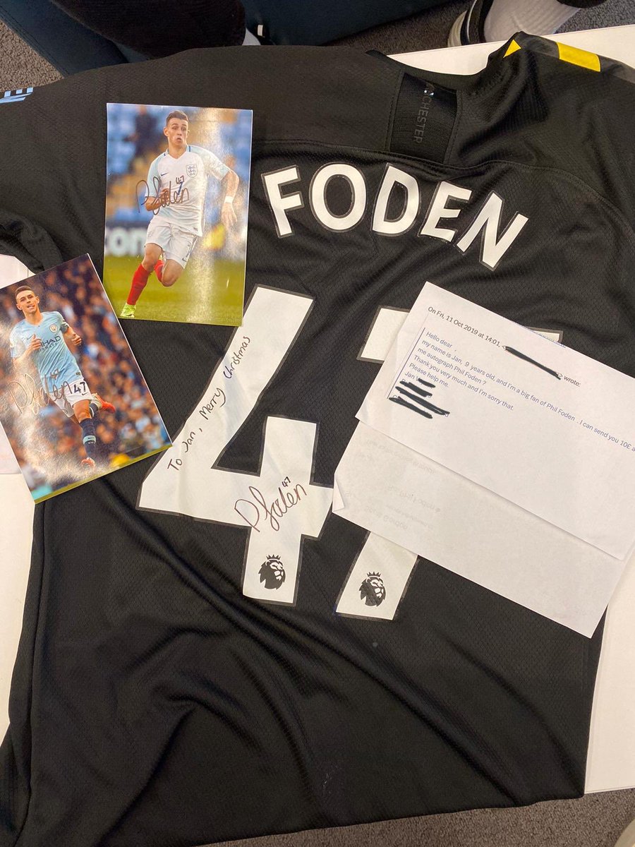 To my little mate Jan, miles away from Manchester, I know you just wanted a signed photo, but the least I could do is send you a signed kit back too!

Feeling the love all the way from Czech Republic 🇨🇿 💙

Merry Christmas everyone 🙌🏼