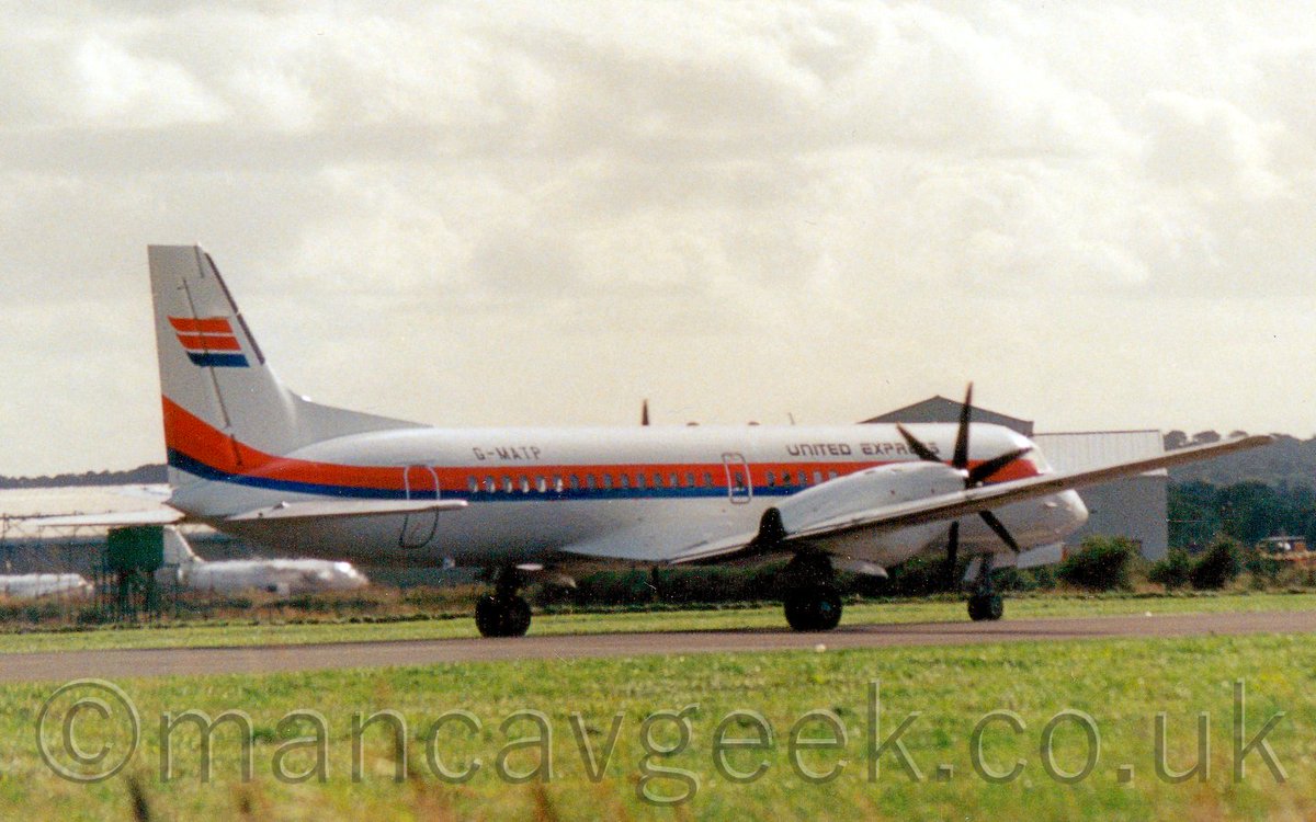 mancavgeek's tweet photo. Bonus Photo of the Day 2019-12-24.
G-MATP, British Aerospace ATP, British Aerospace, in basic United Express colours, taking off at the Woodford Air Show, 27th June 1992.
#avgeek #planespotting #potd #manchester #woodford #airshow #egcd #britishAerospace #baeATP #unitedExpress https://t.co/dV33SMIYI4