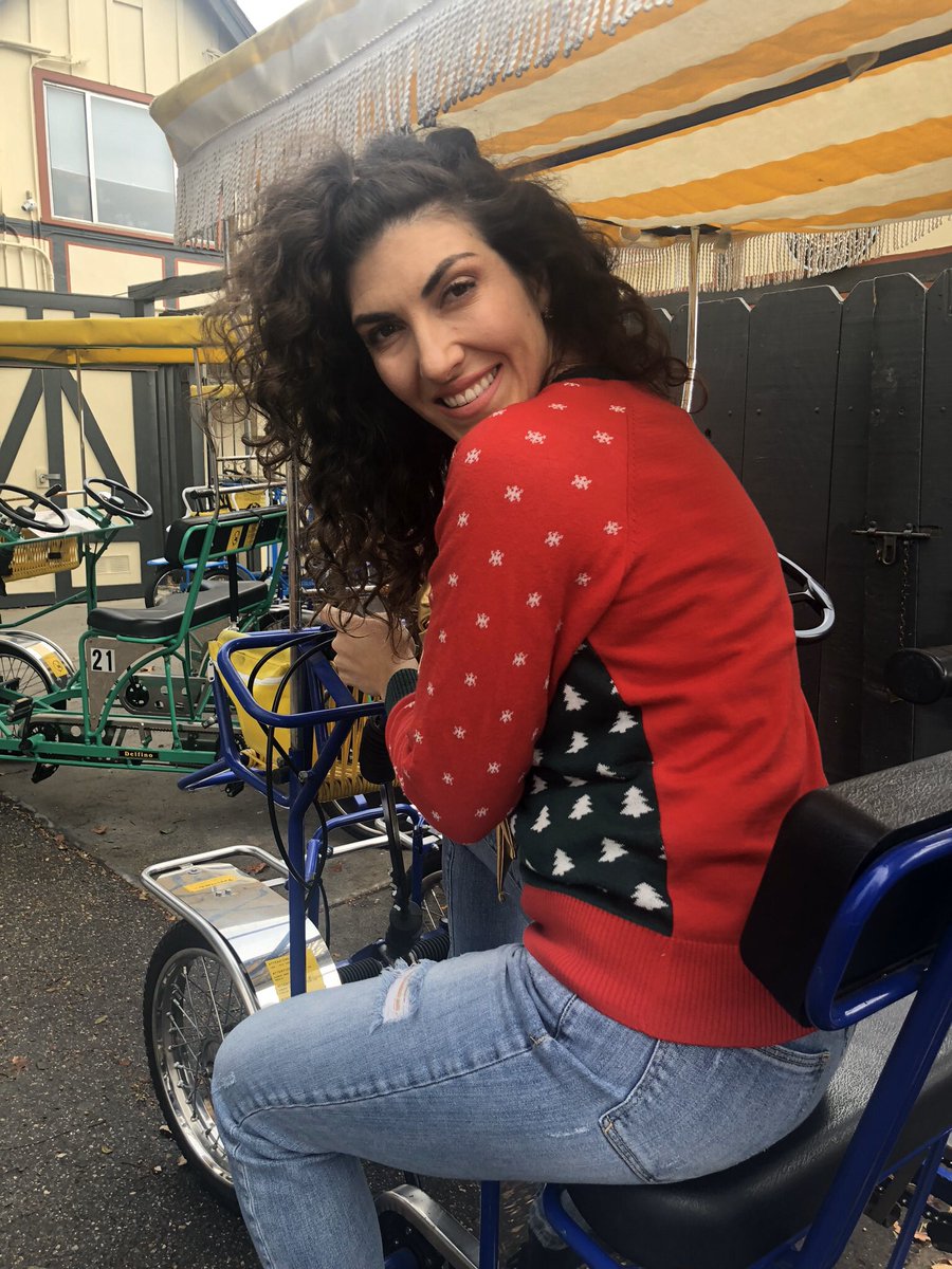 soyanavictoria's tweet photo. 🎄https://t.co/UO2MEbaemQ🎄
              ¡FELIZ NAVIDAD!
Mi canción de navideña para ustedes 🎁🎁🎁🎁🎁🎁🎁🎁🎁🎁🎁🎁 https://t.co/QpRAY5ktkp