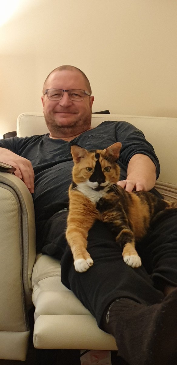 Nutmeg chilling 😸