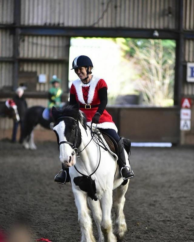 Christmas Gymkana!! How OLD am I ??#tammygreavestraining
#inspirationalwomen #foreveryoung #horseriding #adultgymkhana #fun ift.tt/39eLCgn