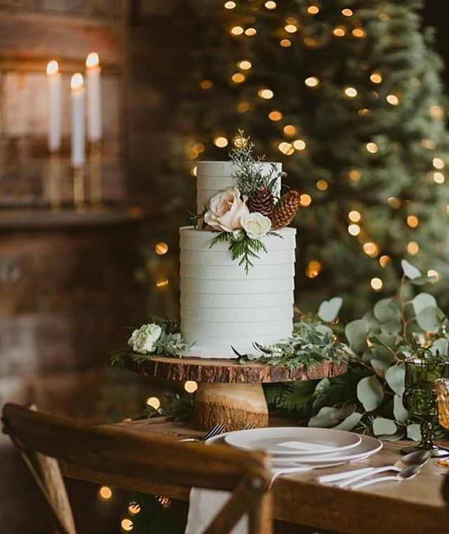 Merry Christmas..... Repost from <a href="/weddingchicks/">Wedding Chicks®</a> using <a href="/RepostRegramApp/">Wendland Averil</a> - Get cozy this winter with a snug little lodge decked out in fresh pine swags as an intimate backdrop for your "I do"s 🎄🎉 You can see more of this beautiful winter wonderland at … ift.tt/2PTp3Wz