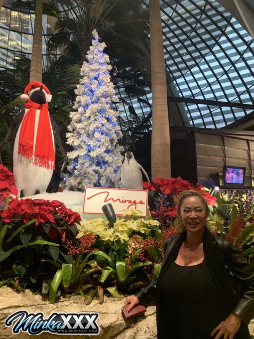 Merry Christmas and Happy New Year! ☮️❤️🏸 https://t.co/fQsK1TyxKQ<a href="/tag/4thofjuly"class="tags"><span>#4thofjuly</span></a><a href="/tag/4thofjuly2022"class="tags"><span>#4thofjuly2022</span></a>