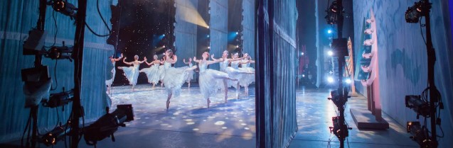 Dance_Magazine's tweet photo. In 2018, five dancers told us how they get through Nutcracker. https://t.co/GPDEI10jEO https://t.co/zkDKfNK1Mz