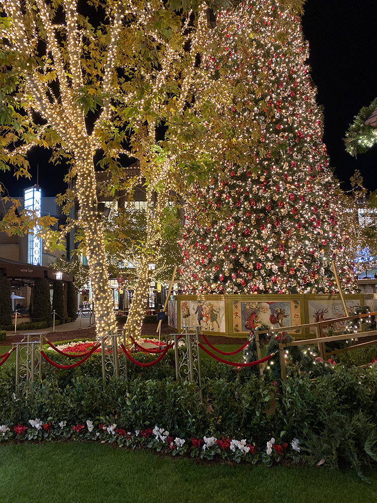 Holiday Commercials tweet media