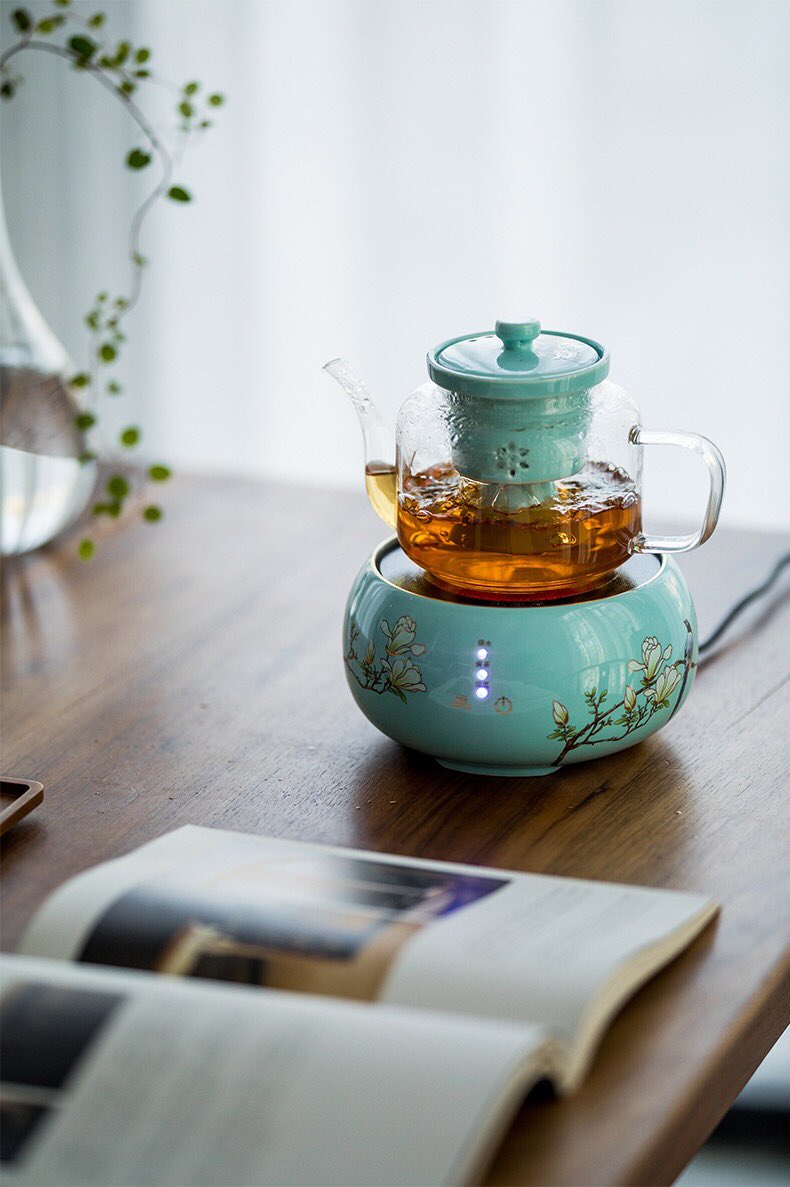 morimatea's tweet photo. Winter suits to cooking tea.
.
.
.
#christmas🎄 #celebrate #teapot #stove #teacup #cuppatea #boillingtea #handpainted #teatray #blacktea #book #plants #peace #mind #enjoy #life #oldman #glasspot #ceramics #kungfutea #warm #hottea #winter #cookingtea #tealover #teatime #morimatea https://t.co/l7fNe1j8eg