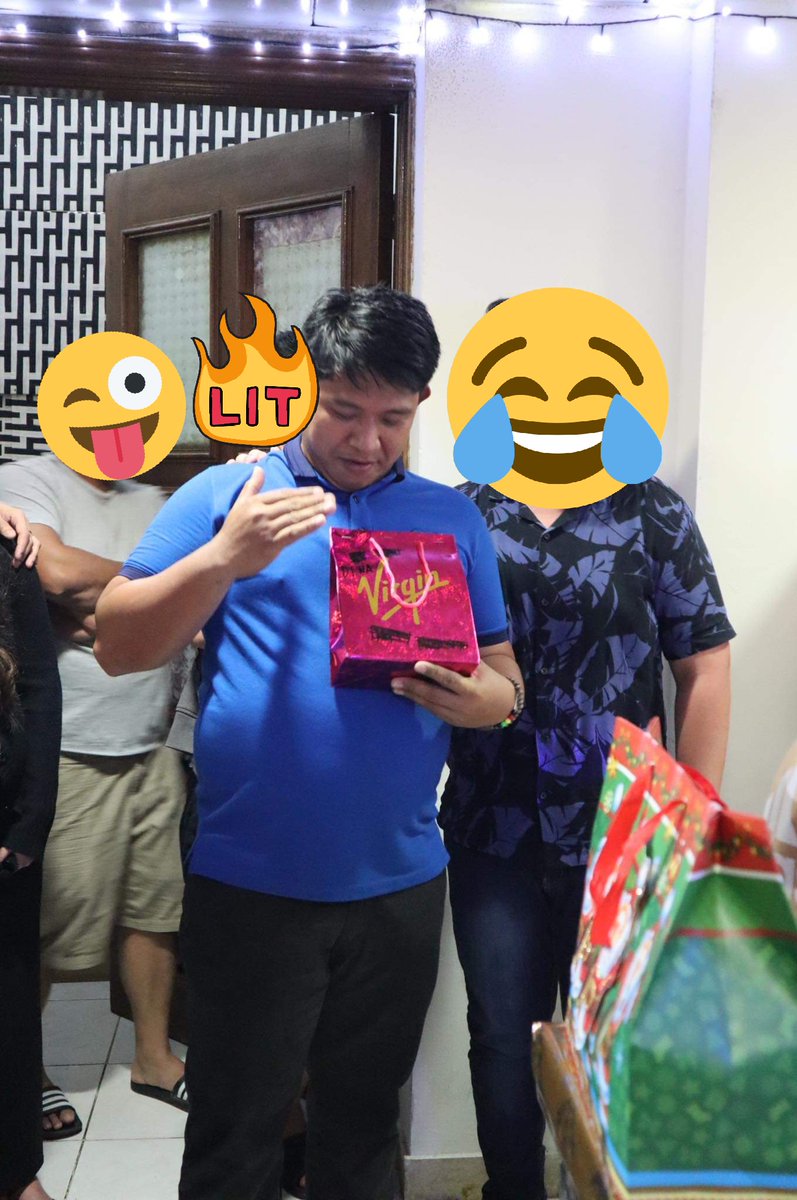 TBryan24_'s tweet photo. Happy Christmas from 1401 Fam ❤️🇵🇭🇦🇪 #DiNa #3rdPic https://t.co/r4TYNkI9Ob