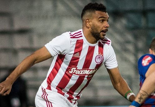 REDnews_THRYLOS's tweet photo. Ο 32χρονος Hillal Soudani του #Olympiacos υπέστη μυϊκό τραυματισμό στο τελευταίο ματς της #Superleague και θα μείνει εκτός για 15-20 μέρες. https://t.co/uOSN2xxUNc