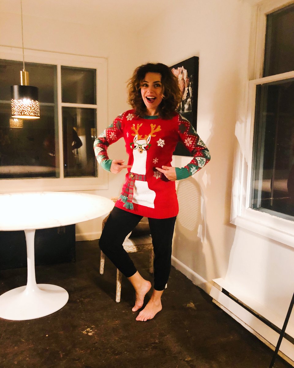 listing_llama's tweet photo. Wishing you all a very Happy Holidays! From all of us at Listing Llama, including our very festive CEO 🤶 https://t.co/dfv62MsT21