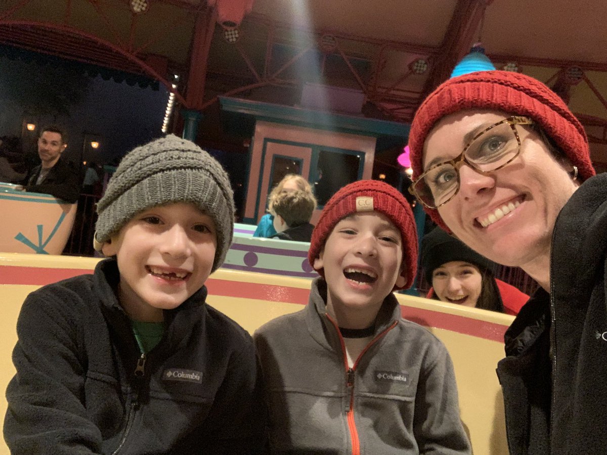 MLBranham12's tweet photo. Best #Disney cast members on the teacups last night! @WDWToday #CastCompliment https://t.co/HZeBw9qcS0