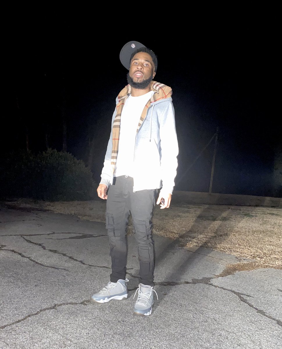 I signed a deal w da 🔌  he send a box every week