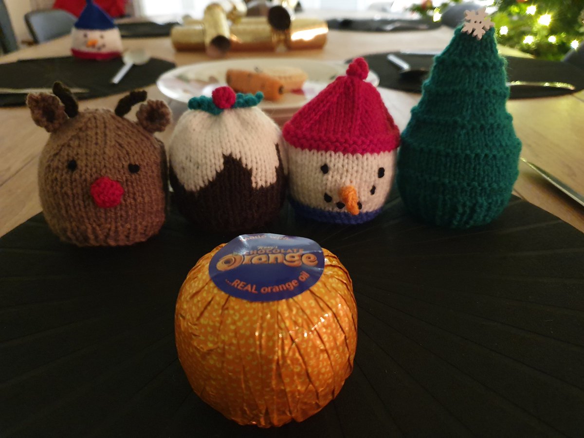 ElamFarming's tweet photo. How amazing are these festive knits  that I have put over #Terryschocolateoranges https://t.co/E05L7C84hw