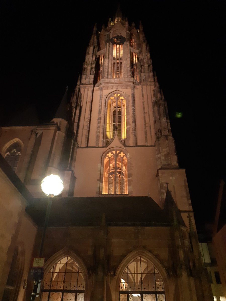 Centerstage3's tweet photo. Merry christmas! Visit after christmas midnight service at the Frankfurt cathedral. Still a lot of people looking at our #Wollkenkratzer @Wollkenkratzer https://t.co/UOXWgJC3h4