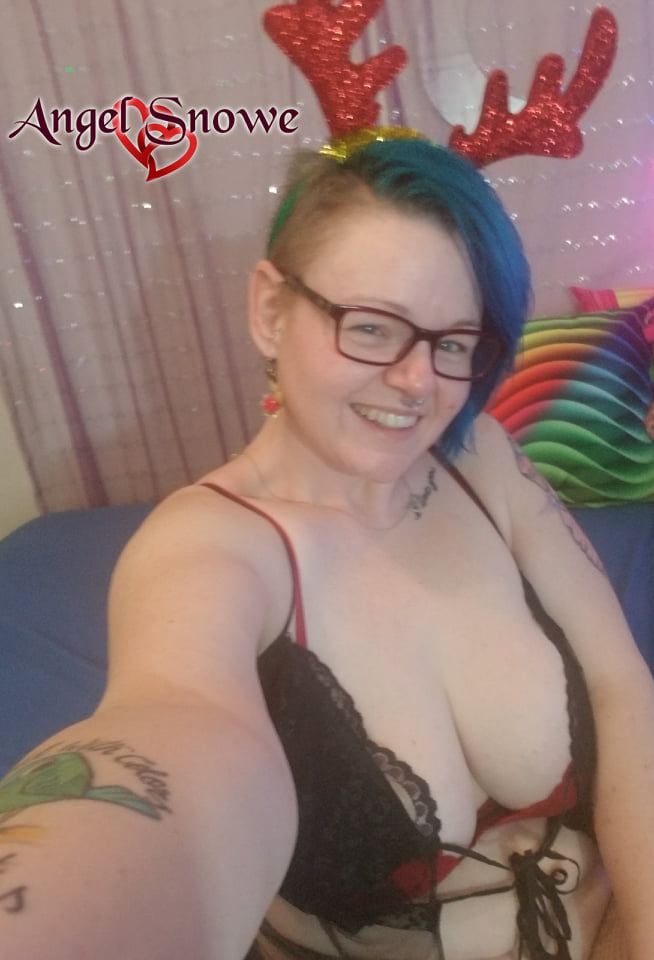 Angel_Snowe's tweet photo. I wanna be the Angel atop your "tree" Baby 😜😈 #onlinenow #skypesex #cammodel #camgirl #bdsm #fetish #taboo 
https://t.co/YOeYeirqh7
@cammodellisting @CMDRetweets @IndyCamPromoter @LoveForPSOs @RTDommes @RTSubBitch https://t.co/k6ixJz36dc