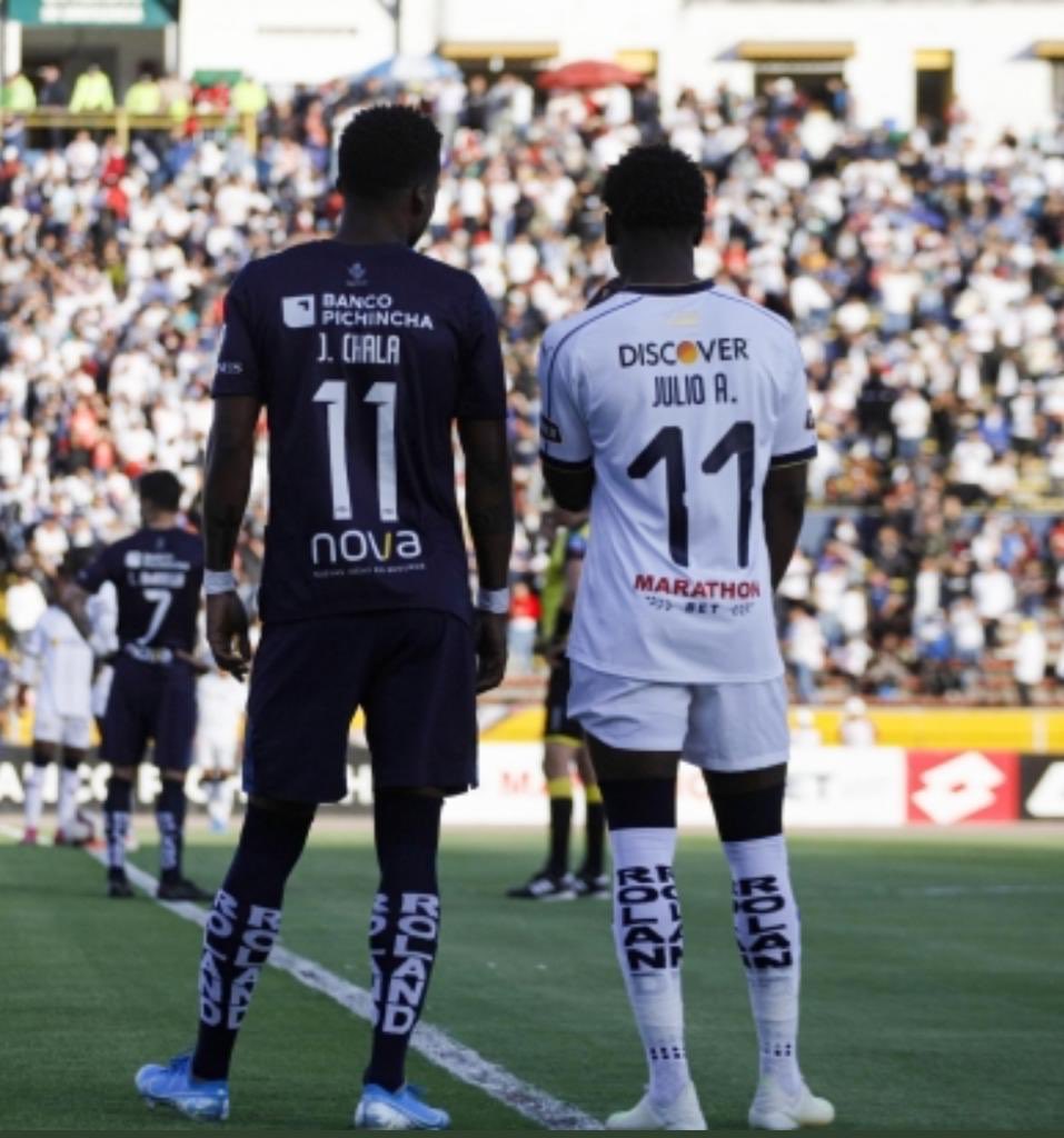 JeisonChala's tweet photo. Bendiciones Hermano⚽️ a romperla crack A.J ⚽️👍 https://t.co/vnzZ1ZWqYY