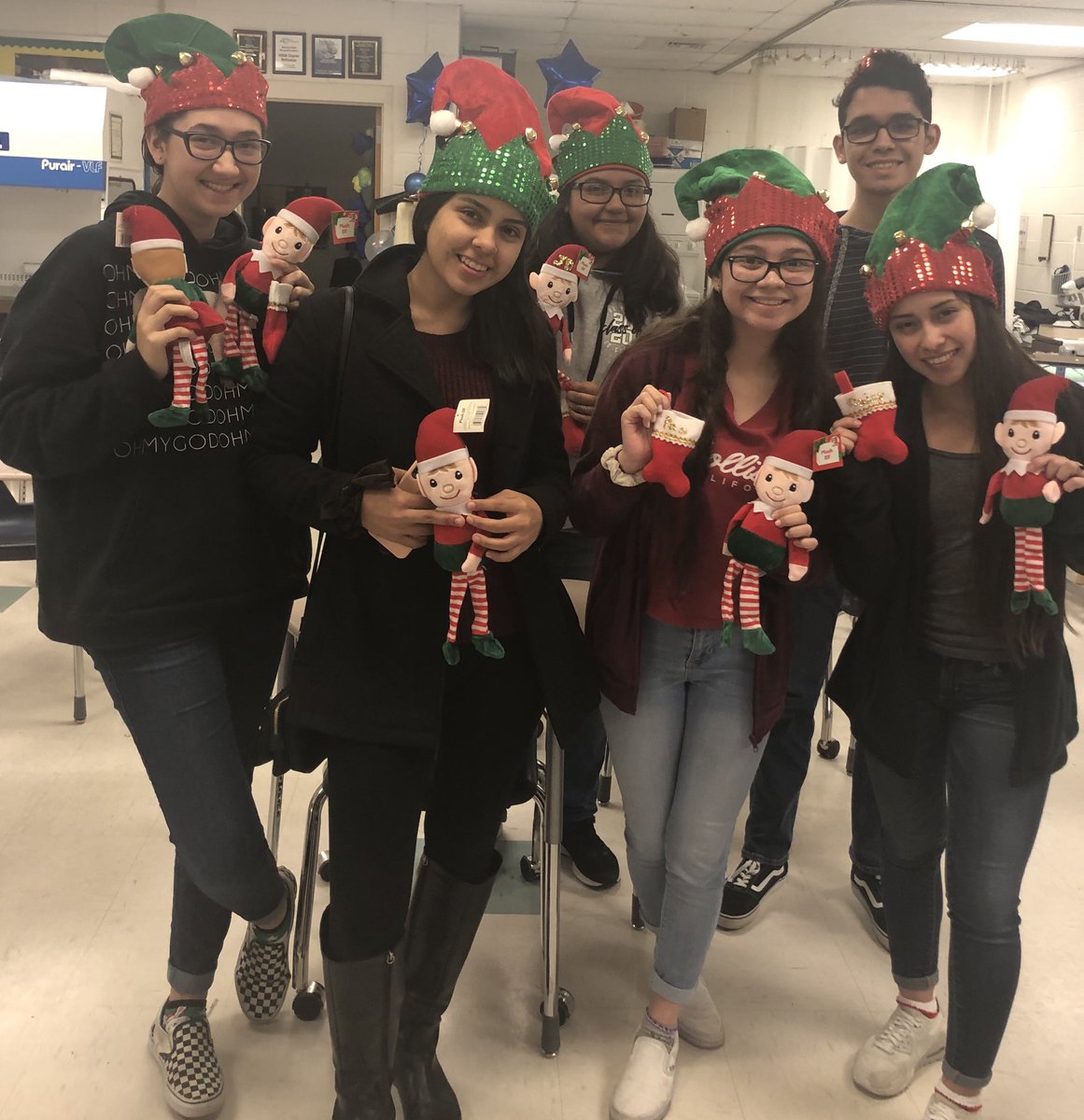 HOSANERD's tweet photo. Merry Christmas from the Rowe HS Medical Assisting class.  Here is wishing everyone a restful holiday and a prosperous new year! #HealthcareProfessionalsInTheMaking ⁦@Rowe006⁩ ⁦@RoweCTE⁩ ⁦@hosafhp⁩ https://t.co/0SOyIksDqC