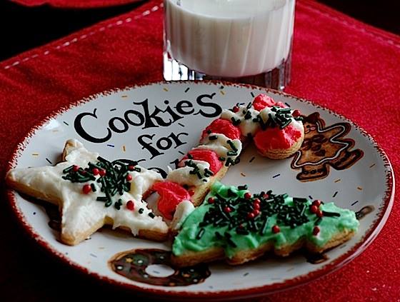 beyondmovie's tweet photo. 🎄CHRISTMAS COOKIES! Do you have a favorite? We hope your day is as warm and sweet as a fresh-baked cookie. Remember to save a few for Santa🎅 tonight! #ChristmasCookies #Cookies4Santa #ChristmasEve #SantaClaus #Santa #MerryChristmas #CookiesandMilk https://t.co/pGOQF6cTiJ