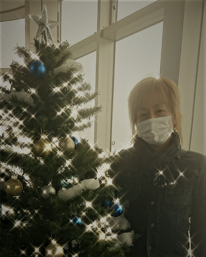 takasickvirus's tweet photo. #MerryChristmas2019 🎄
冬に咲く花もある🌹
聖なる時空間にはステキな夢を👼
皆様にhappyな雪が降り注ぎますように✨
#12月25日
#HappyHolidays
#lastoneweek https://t.co/hxtcF3Bqkv