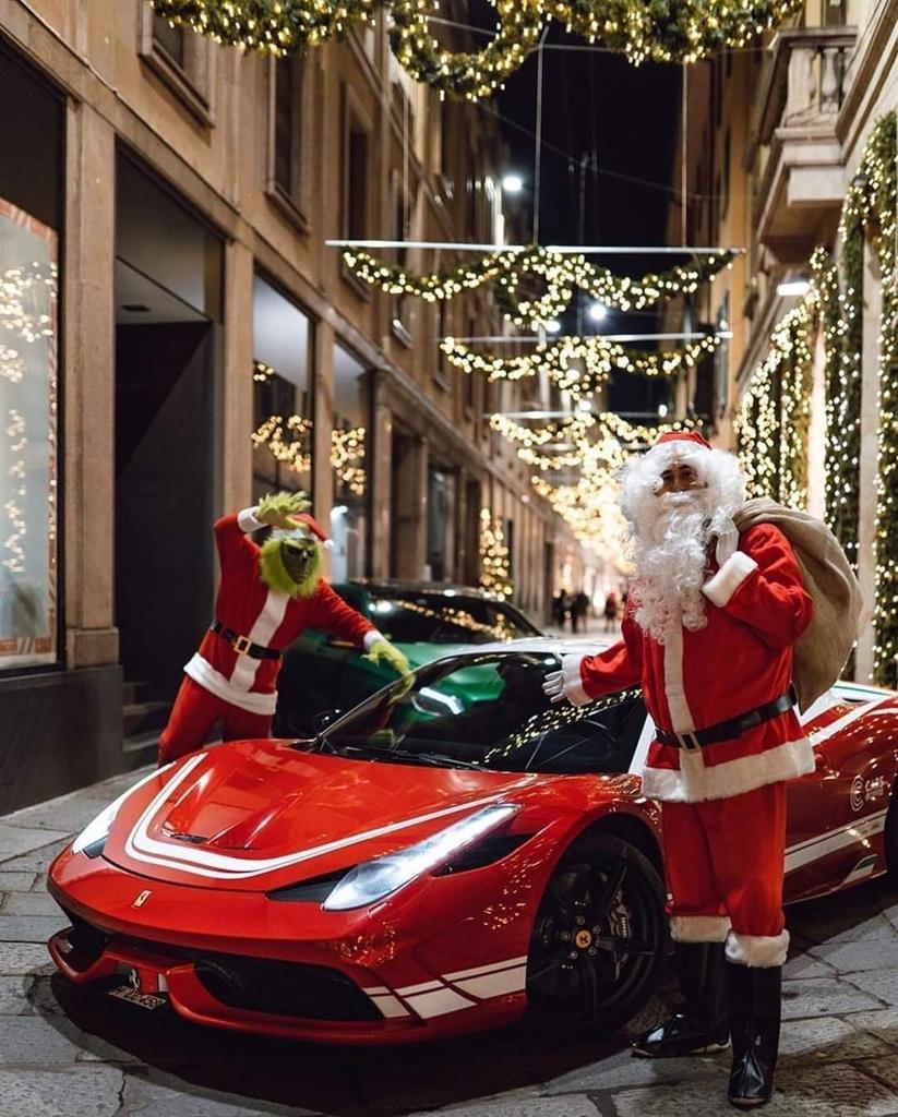 AUGURI di buon Natale a tutti gli amici