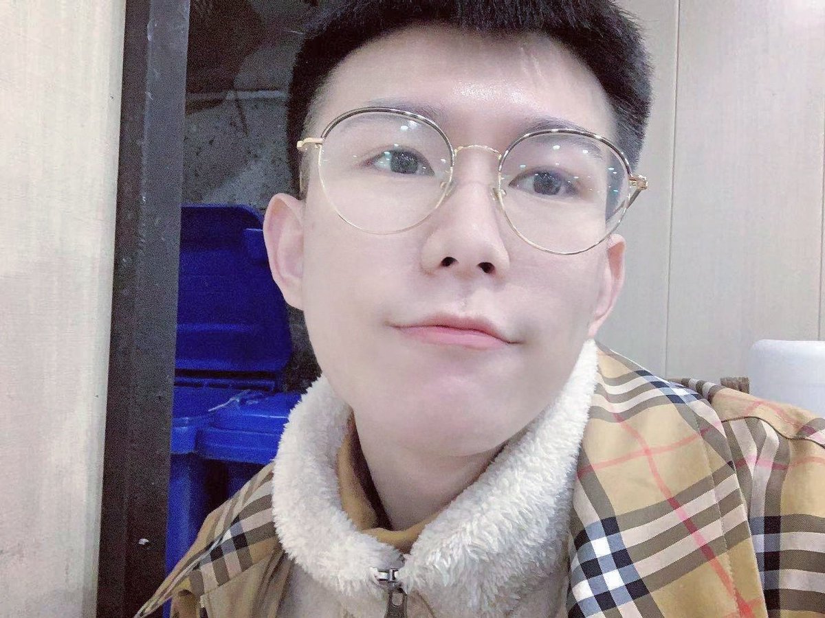 keaishun's tweet photo. 答应我 今晚的嘴巴只用来吃苹果 https://t.co/d1VrRultgf