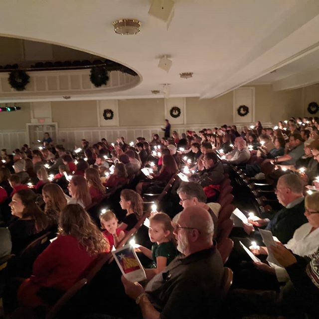 HanoverValley's tweet image. A little glimpse of our Christmas Eve Community Candlelight Service.

#HVChristmas  #HVChristmasEve #HanoverPA #IFTTTwitter ift.tt/2MsvVYT