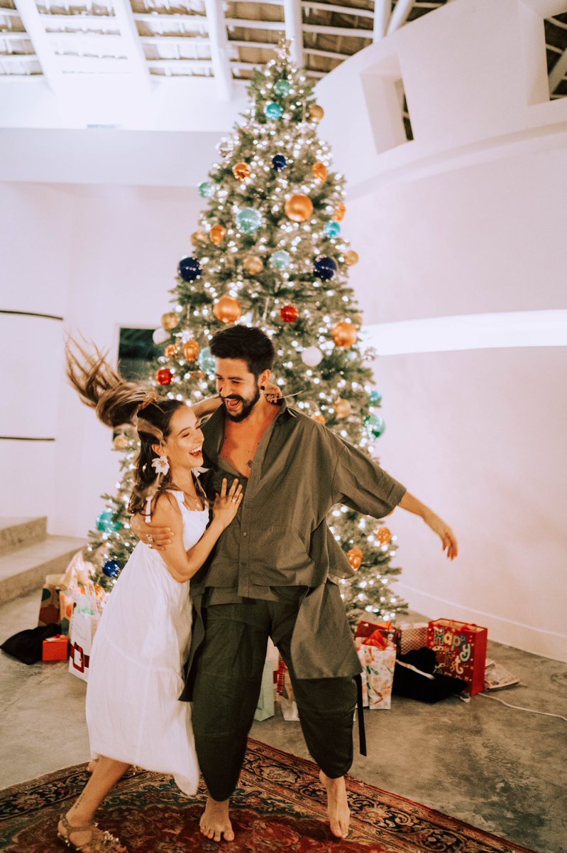 CamiloMusica's tweet photo. ÚLTIMA NAVIDAD SOLTERO🎄 https://t.co/CLC3btb6uR