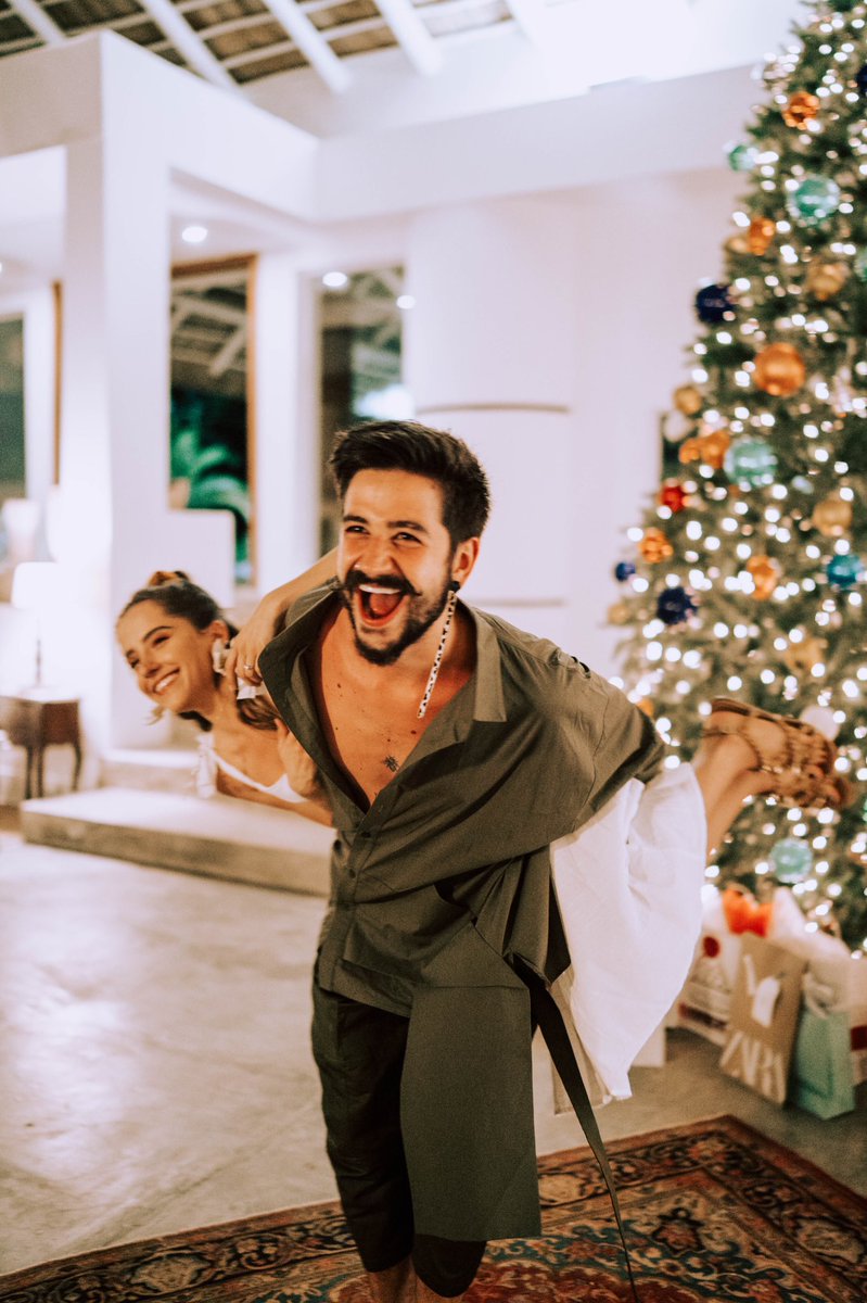 CamiloMusica's tweet photo. ÚLTIMA NAVIDAD SOLTERO🎄 https://t.co/CLC3btb6uR