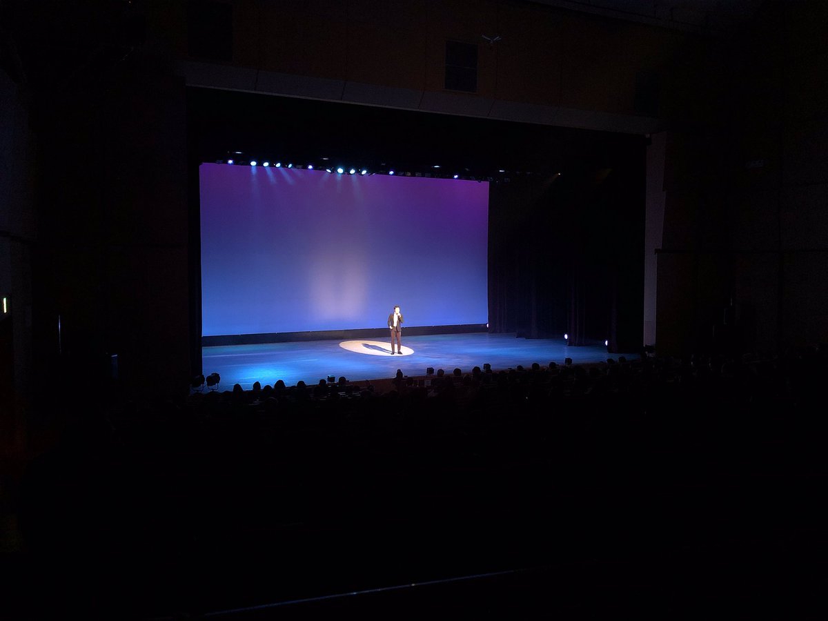 中井智彦 Nakai Tomohiko 万里バレエ ミュージカルダンススタジオ発表会でした 速水涉悟さんの圧巻のバレエ 佐渡寧子さんとのアラジン オペラ座のデュエット そしてバレー教室のみんなとのフレンドライクミー 楽しかったです 素敵な発表会に