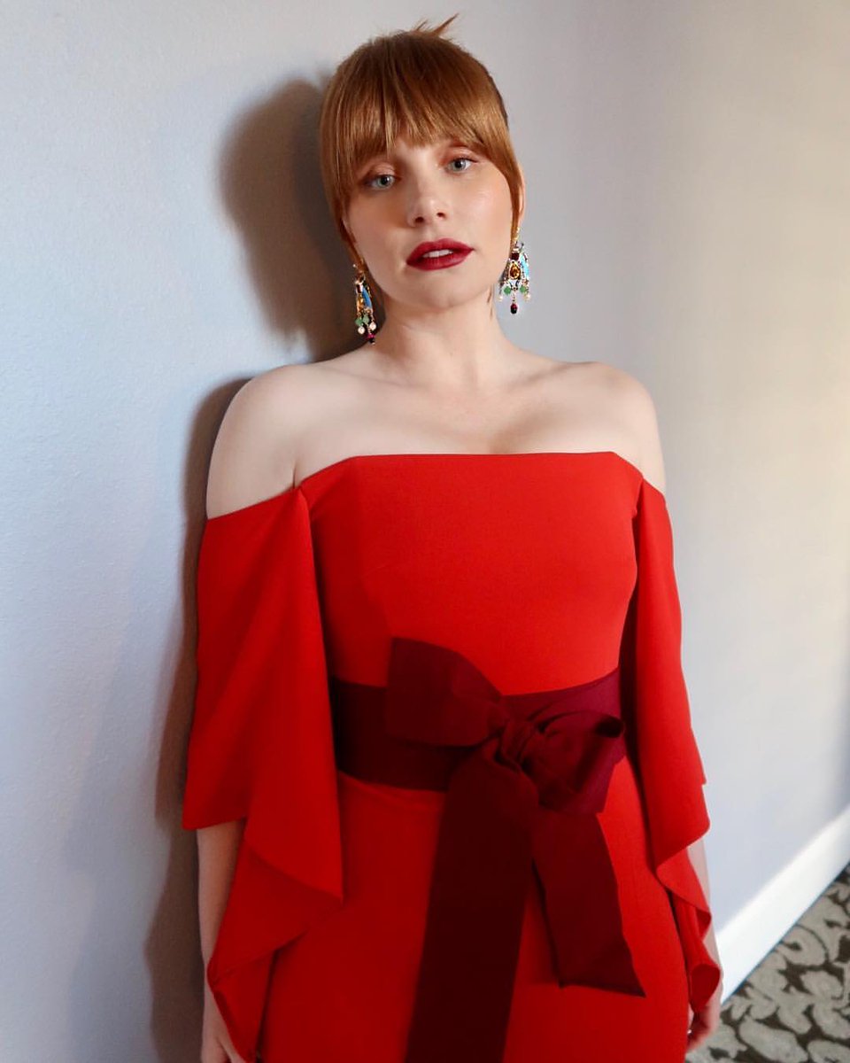 portalhoward's tweet photo. O Portal Bryce Dallas Howard deseja um feliz Natal a todos! 🎄❤️ https://t.co/0hLlbLH6Y0