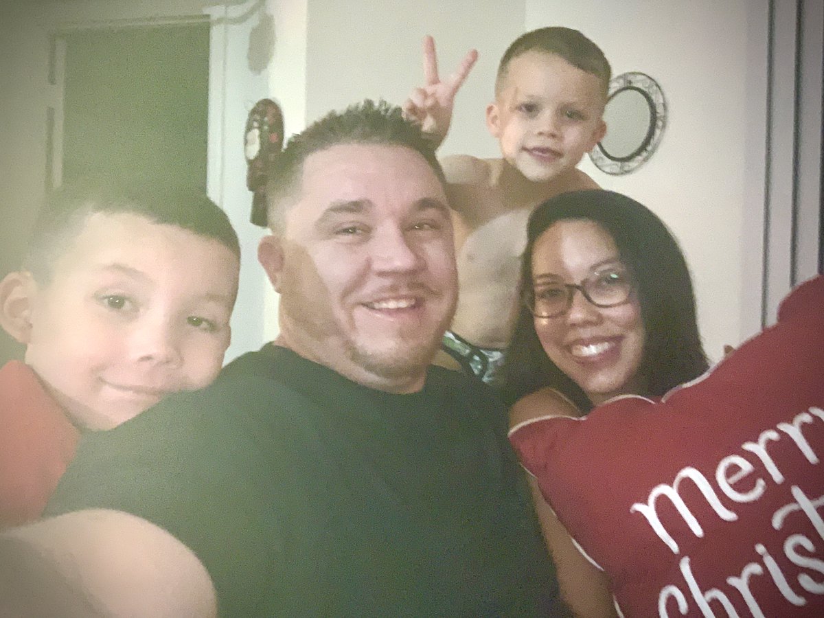 MindflayedMon's tweet photo. From my family to yours... Merry Christmas to all and to all a good night! May all your #dice rolls this holiday season bring you joy and delight!
#dnd #mindflayedmondays #dungeonsanddragons #ttrpgcommunity #roleplayingcommunity #rpggames #tabletopgaming https://t.co/lT11j5CIaO