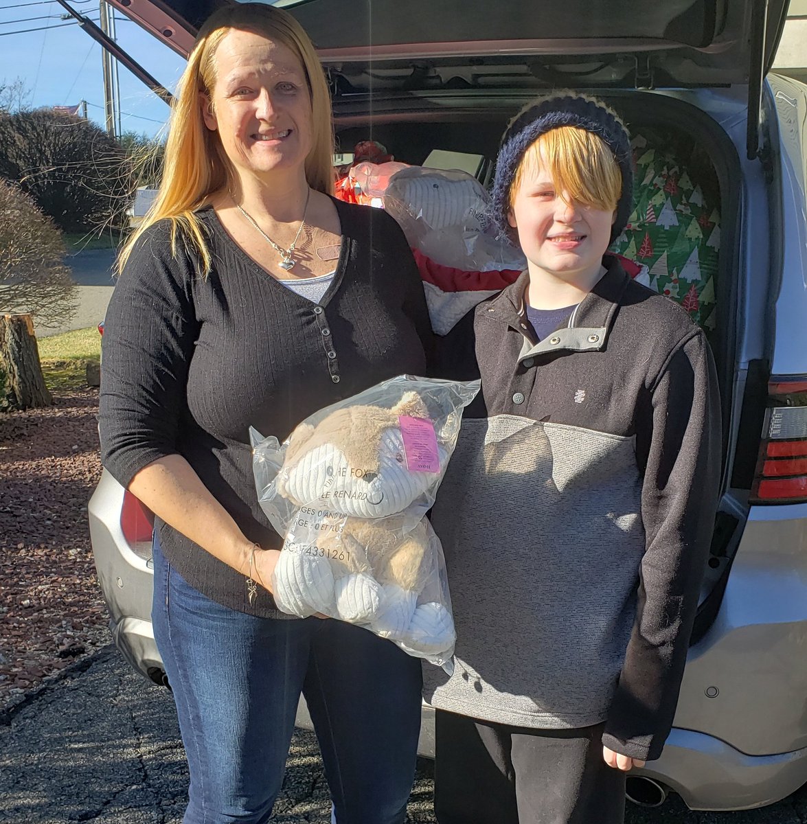 GeorgeVFournier's tweet photo. So we started delivering the Finley Foxes from our #GameOnGavin fundraiser to the kids at St. Joe's in Paterson. Thank you everyone at @dancker1829 for your support this year. #WeAreDancker #AVTweeps https://t.co/9aQeuKLwJG