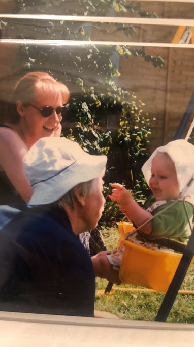 😢 I will love you forever my dad and grandad all in one 💔 https://t.co/c3lPTHdxG4