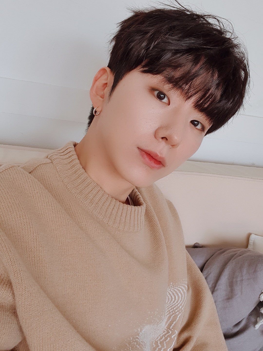 MONSTA X キヒョン MONSTA X キヒョン、本日ファンのもとへ…軍服姿のセルフショット