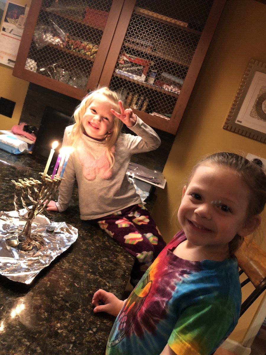 ashley_green2's tweet photo. It's Night 3 of #Chanukah #Shtettl @JewishTweets #LetThereBeLight @JasonsGross @melaniesgross #IHaveALittleDriedel #AlHaNisim #Sivivon #Sufganiyot https://t.co/8V5NBvluxf
