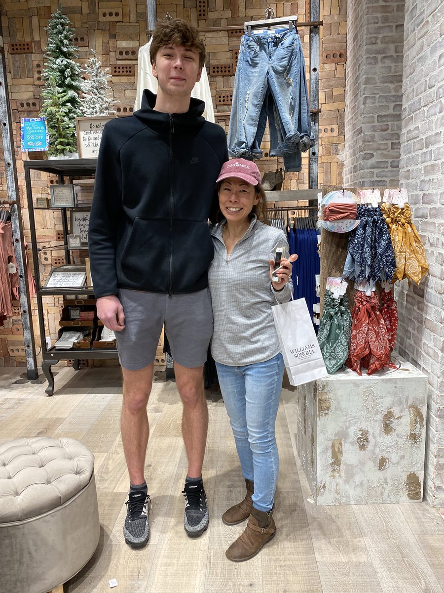 mklivengood22's tweet photo. My mom was super excited to meet her fave UT b-ball player today @DrewPember7 https://t.co/dwOwikioUo