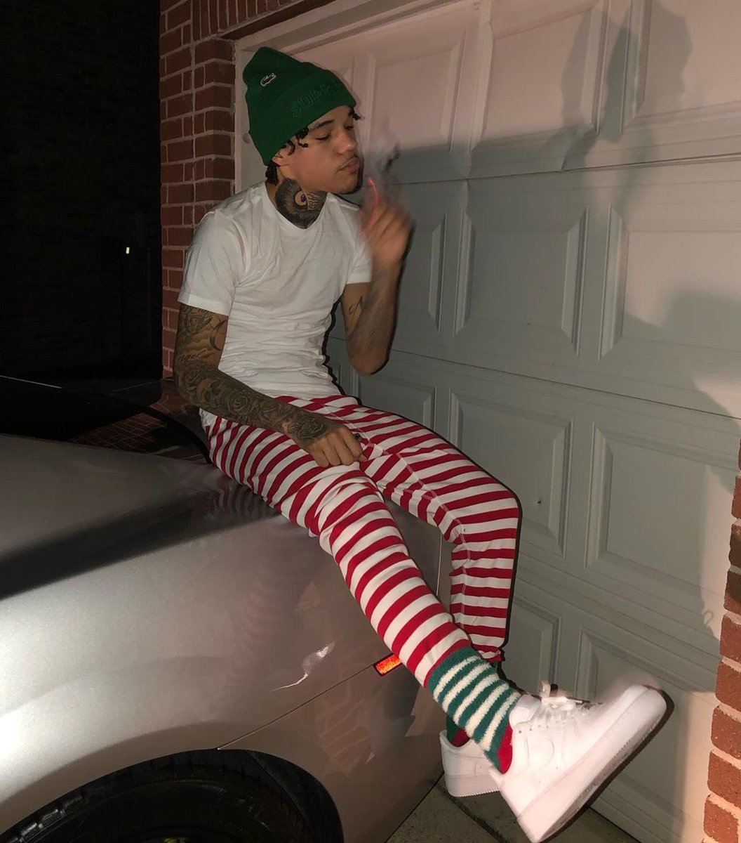 cloambitious_'s tweet photo. Tis The Season🎄 https://t.co/tvbIe7xE18