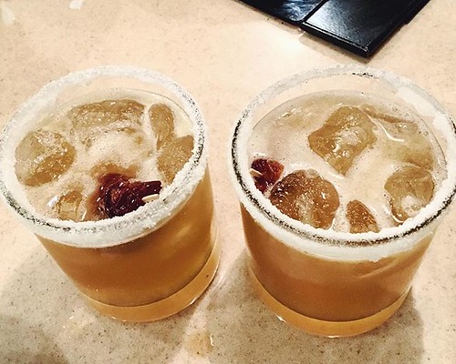 brownmansal's tweet photo. Christmas is lit! Sidecars for me and teh wife! https://t.co/JjWrYyM4lk https://t.co/6Uvvi4yUQ0
