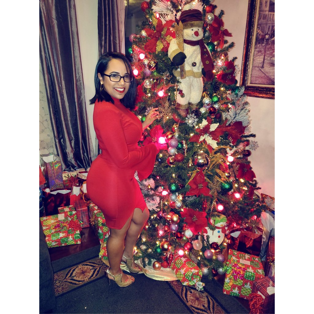 Simply_Yli's tweet photo. Today is A gift, That's why it's called the Present ๐๐โค #Devilinareddress #MerryChristmasEve https://t.co/dfqGpEpHBD