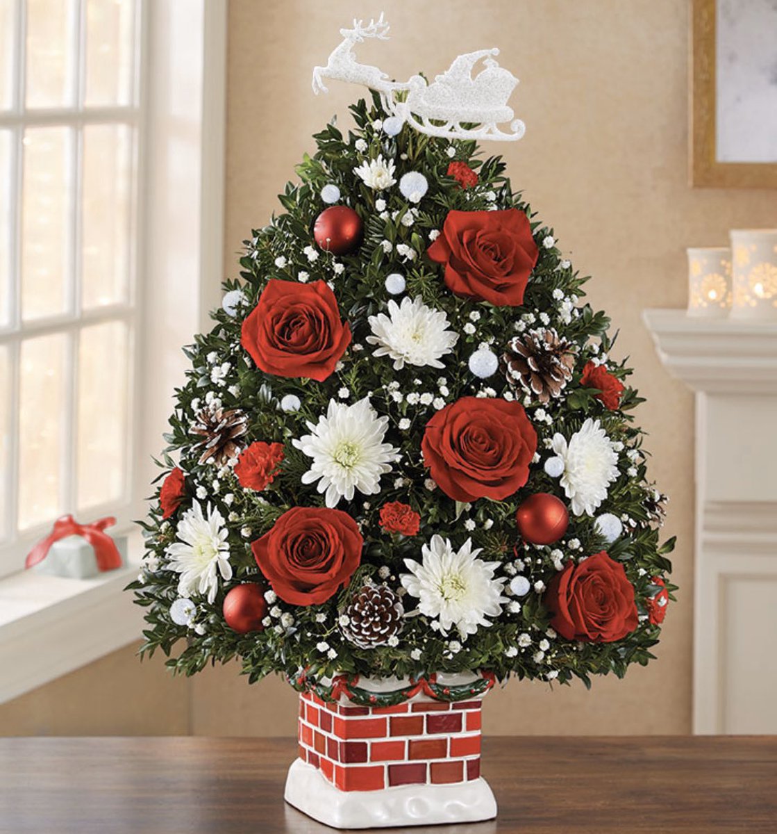 sharonmostyn's tweet photo. DO NOT BUY FROM @1800flowers! Here is yet another cautionary tale of them promising to deliver and failing! Guess what my mother-in-law didn’t get today? #SantaTracker #ChristmasEve #Christmas #CustomerService #Fail https://t.co/g9iNzy2Jra