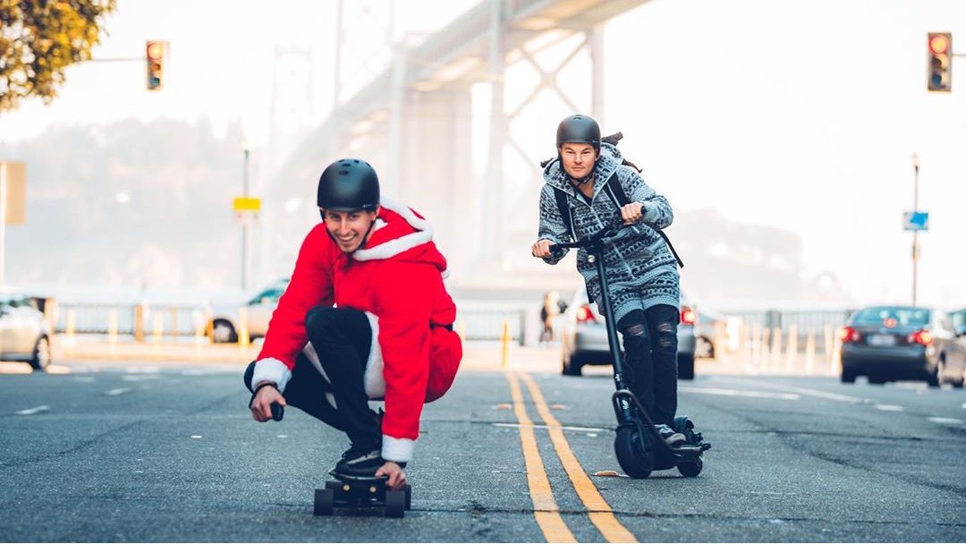 For those of you taking a break from the party, hope Santa gets you everything you want and then some! 🙌
_
📸: <a href="/boostedboards/">Boosted</a>
_
#boosted #boostedboards #boostedboard #boostedboardsownersclub #skateboading #longboading #eskate #esk8 #esk8squad #seattle #tech #fast #clean