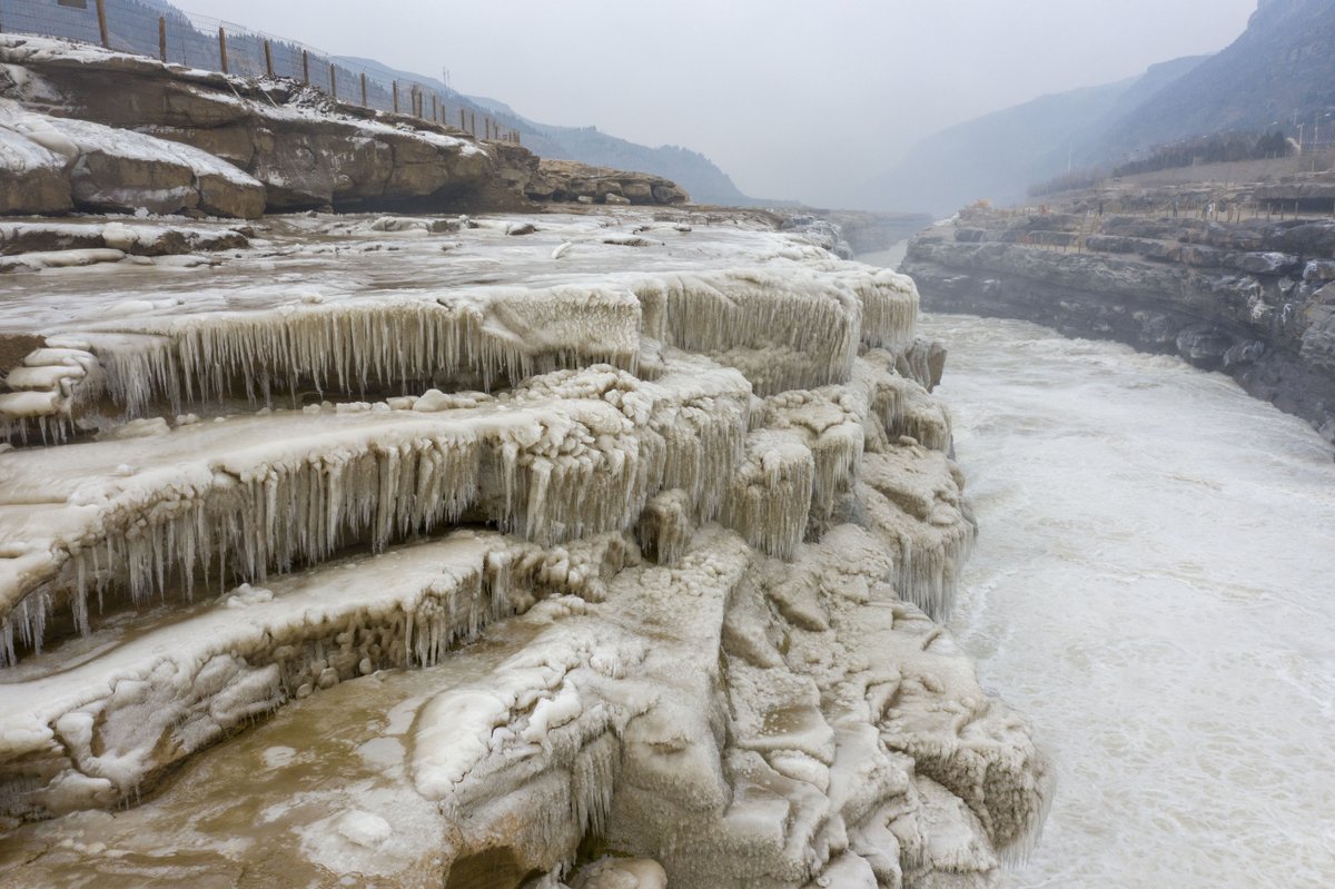 FlyOverChina's tweet photo. Marvellous! Here is the Hukou Waterfall, which is located on the border area between N China's Shanxi and NW China's Shaanxi provinces. https://t.co/mnKoVCCfBU