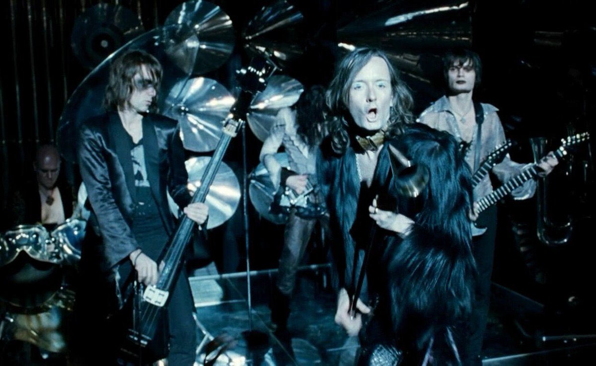 AdequateEmily's tweet photo. Harry Potter and the Goblet Of Fire is on TV and I was curious about the band that plays at the Yule Ball and found out it’s a weird mashup of Pulp, Radiohead, All Seeing I, and Add N to (X). As a result though I got to see Johnny Greenwood playing a goth wizard and OH MY GOD https://t.co/OtlQhPZQmP