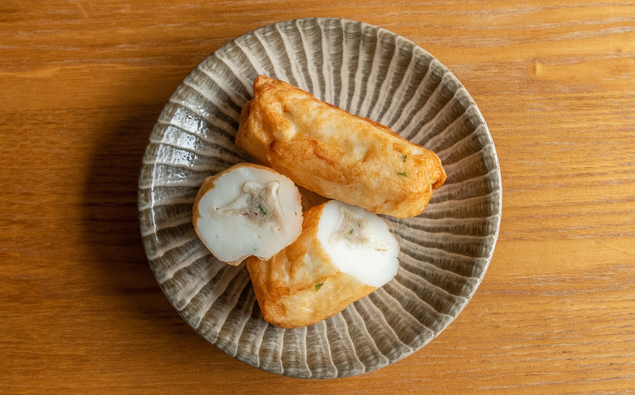 東京おでんだね 今回は餃子巻のルーツを求めて博多の吉塚と埼玉県川口市の新堀へ 諸説ある謎に迫る というかただ美味しく食べ歩いただけですが笑 T Co Afwt67q6se おでん おでん種 平和蒲鉾店 割烹かまいち 餃子巻 ぎょうざ巻 餃子 博多