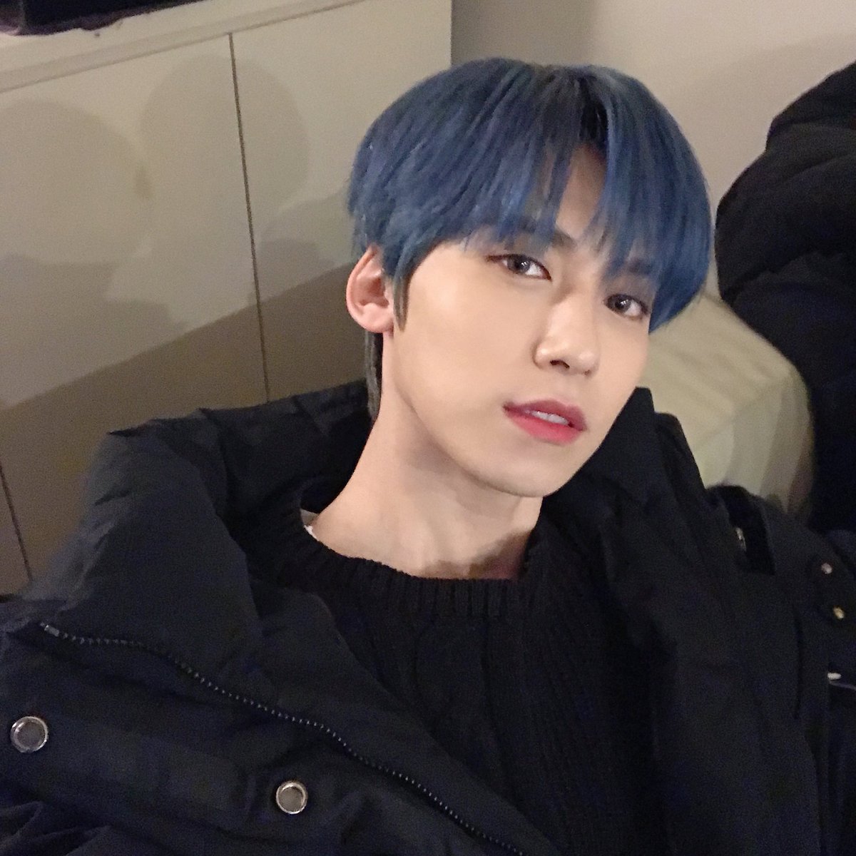 official_ONEUS's tweet photo. [#건희]
다들 즐거운 크리스마스🎄⭐️ 보내실 준비되셨나요!? 저는 맛있는 거 많~~이 먹을 준비됐습니다😆❤️ 한 해도 수고 많았던 달님들에게 달콤한 크리스마스가 되길 바라요☃️💕 진짜루 Merry Christmas🎄

(TMI - 어제 밤엔 가족들이랑 
영화 보구 왔지롱🎬) https://t.co/ITVoWWlGx2