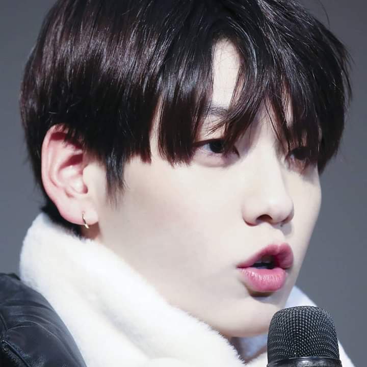 Bacon_onboard's tweet photo. รักเราให้ทำปากจู๋
#SOOBIN https://t.co/Hc19QCLvG3