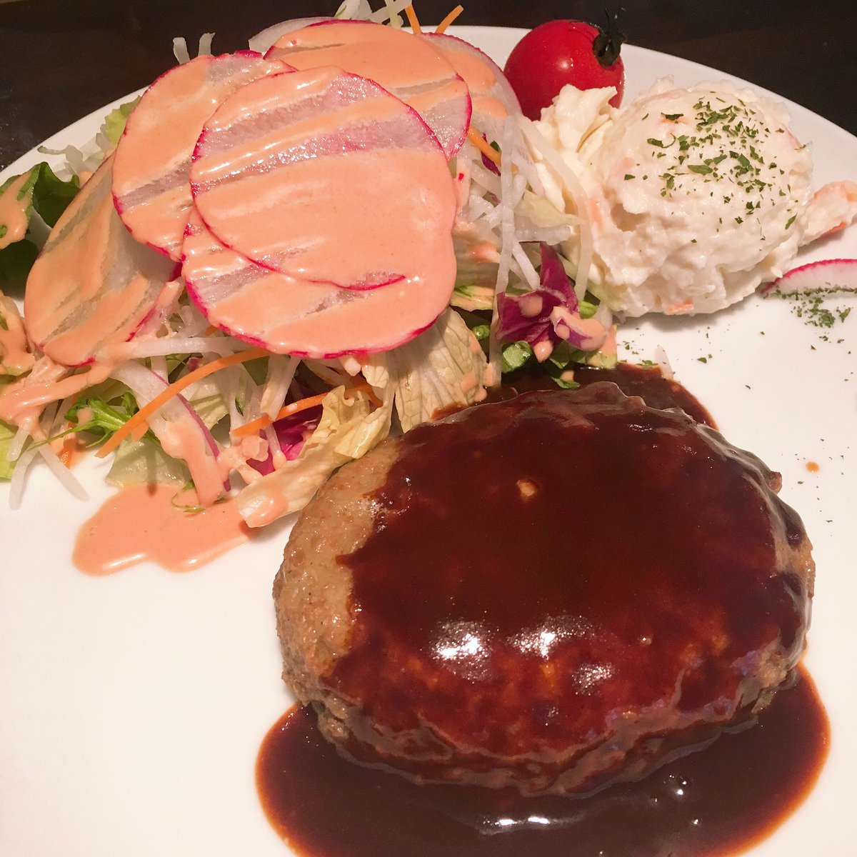 Quintarrow 今日のオススメは デミハンバーグ ご飯とお味噌汁とサラダは おかわり自由 年内は27日 金 まで営業致します メリクリ 八丁堀ランチ 京橋ランチ 東京駅近く Quintarrow 今日のオススメは デミハンバーグ ご飯とお味噌汁とサラダは おかわり自由 年内は27日 金 まで営業致します メリクリ 八丁堀ランチ 京橋ランチ 東京駅近く