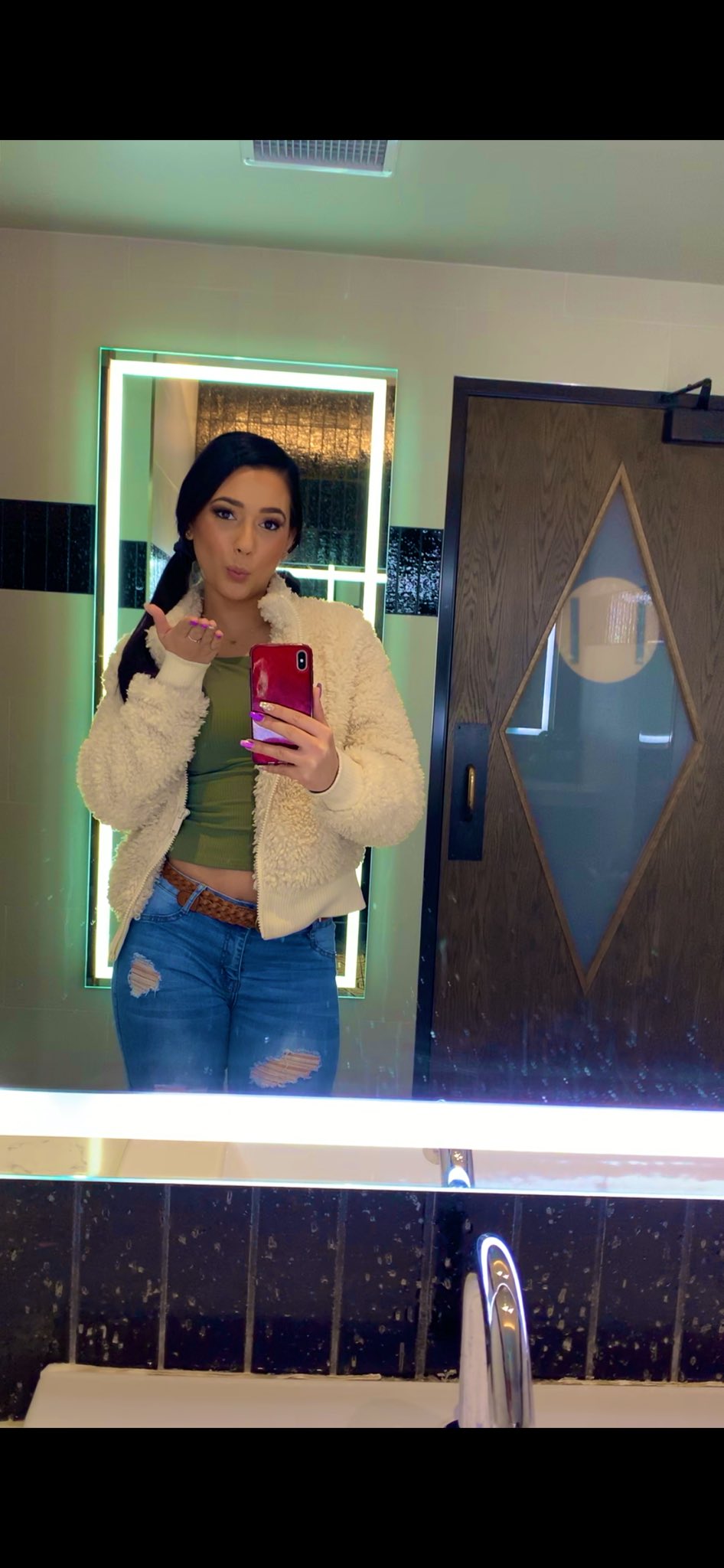 2 pic. Happy Holidaze https://t.co/UZuLhsF2jf