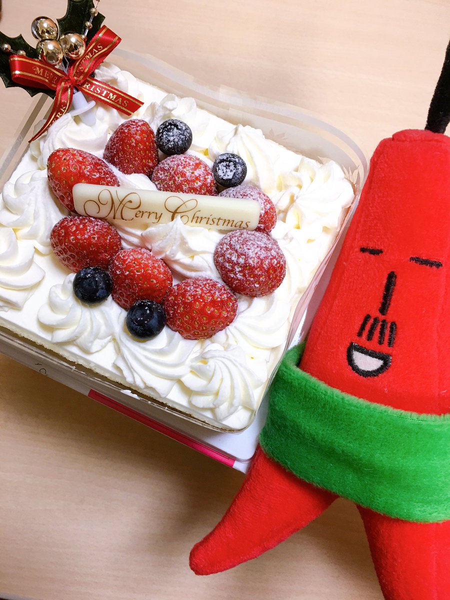 テレビ父さん A Twitter めりークリスマス テレビ父さん家の今年のケーキは六花亭さんのポイントケーキ コツコツ貯めたポイントでもらえる素敵なケーキです 母さん曰く このケーキなら夢の1ホール食いができる だそうです 父さんにも一口ちょーだい