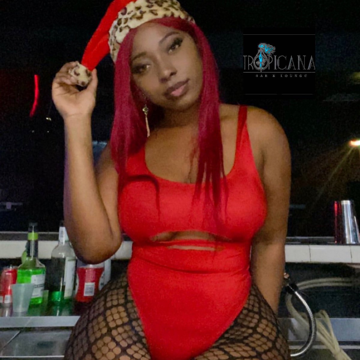 Stanka1Yg's tweet photo. Meet our Bartender &amp; Waitress 💋 https://t.co/Ee2J1Gbejt